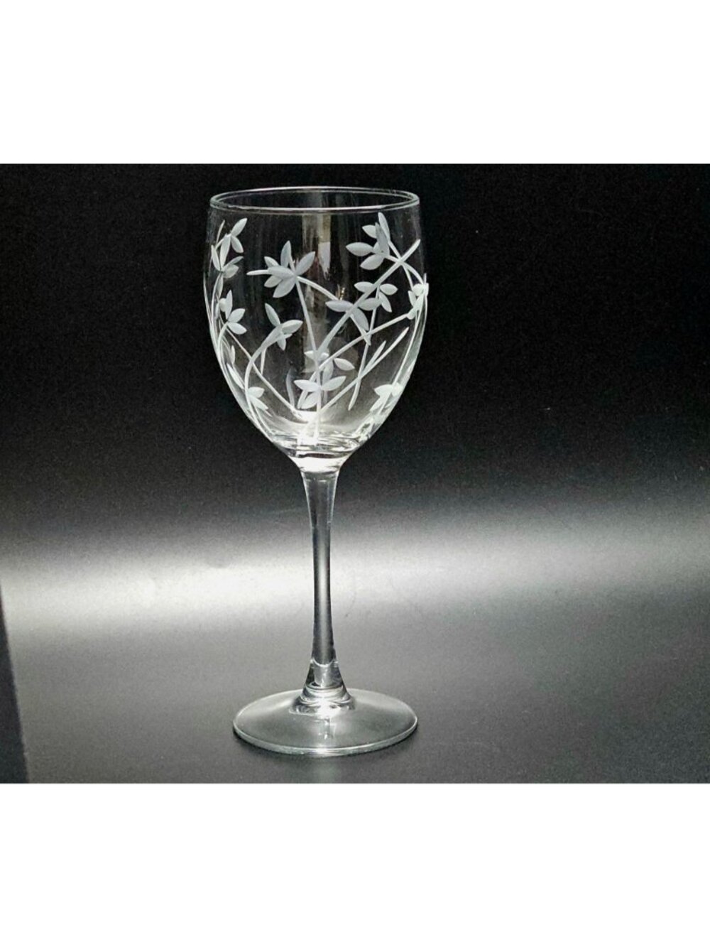 Cristal D'Arques Eleana Wine Glass 7.75" Vintage Crystal etched floral pattern - Picture 5 of 5